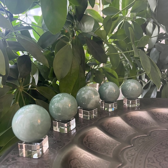 (One) Green Aventurine Sphere - Picture 3 of 3